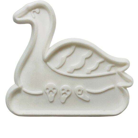 Swan Swimming Shaped Holiday Christmas Cookie Cutter Craft - Picture 1 of 5